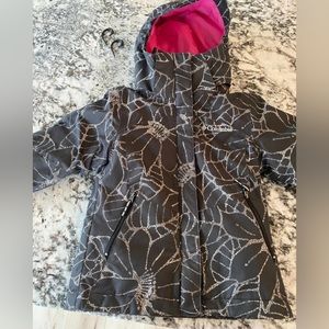 Columbia bugaboo 3 in 1 jacket. smoke free,, see sleeve pic for light stains